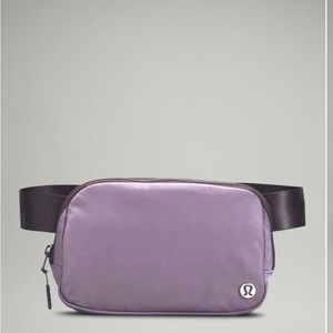 Everywhere Belt Bag - Dusky Lavender/Black Granite